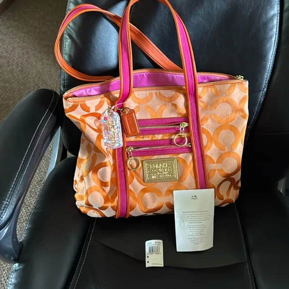 Authentic Coach Persimmon and Magenta Poppy Op Art Tote glam - Picture 1 of 4